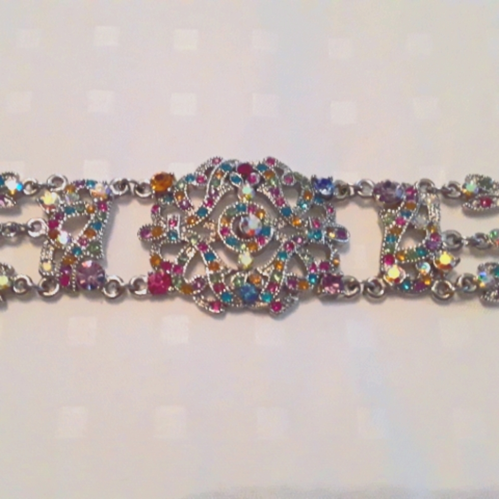 Bracelet - Picture 1 of 3